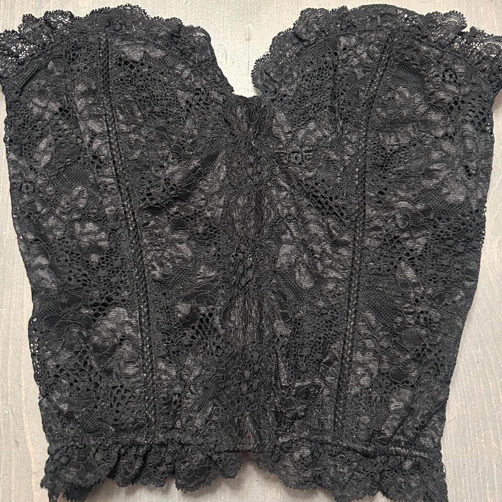 Victorias Secret corset 
Lace ~ zipper 
34B